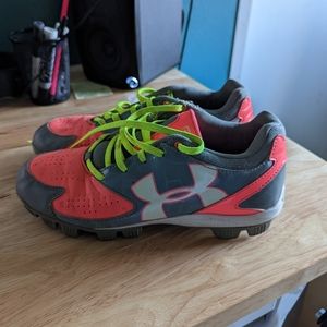 Under Armour Girls Cleats Size 6.5